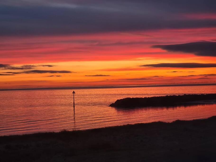 Awave From It All - Escape The City Life Jaywick Sands Exteriér fotografie